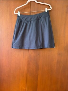 Title Nine gray skorts